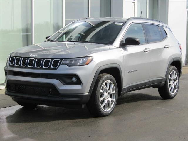 2024 Jeep Compass COMPASS LATITUDE LUX 4X4