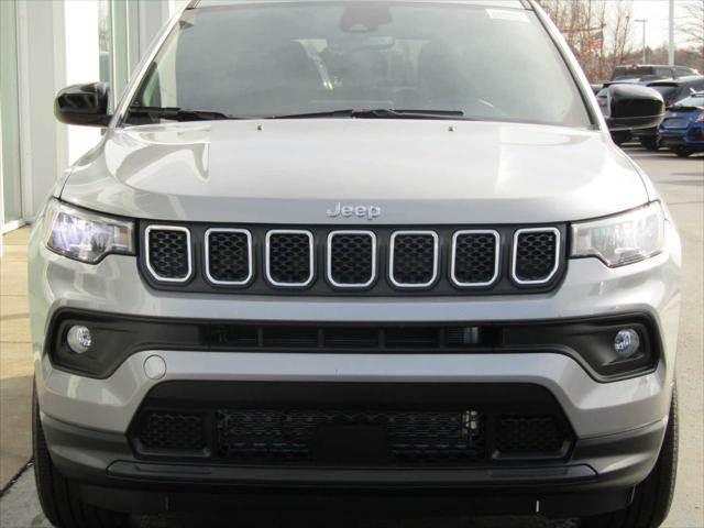 2024 Jeep Compass COMPASS LATITUDE LUX 4X4