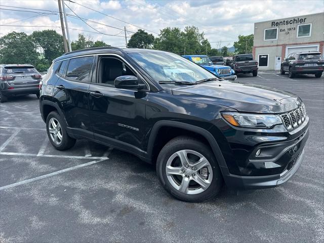 2024 Jeep Compass COMPASS LATITUDE 4X4