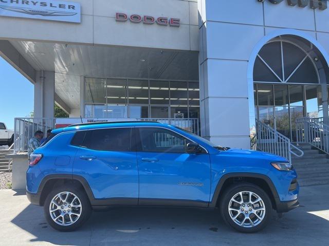 2024 Jeep Compass COMPASS LATITUDE LUX 4X4