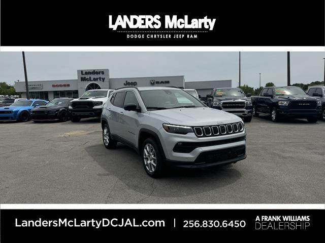 2024 Jeep Compass COMPASS LATITUDE LUX 4X4