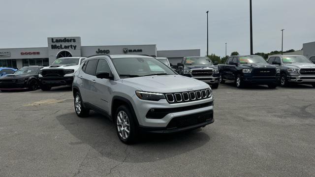 2024 Jeep Compass COMPASS LATITUDE LUX 4X4