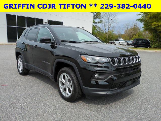 2024 Jeep Compass COMPASS LATITUDE 4X4