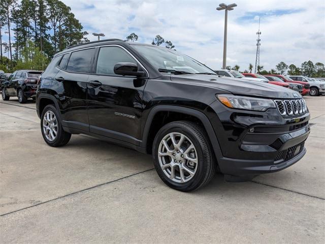 2024 Jeep Compass COMPASS LATITUDE LUX 4X4