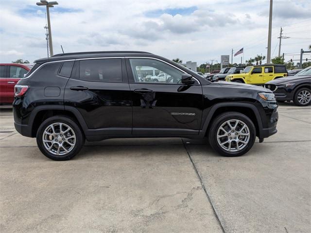 2024 Jeep Compass COMPASS LATITUDE LUX 4X4