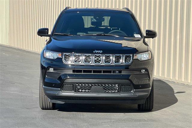 2024 Jeep Compass COMPASS LATITUDE LUX 4X4