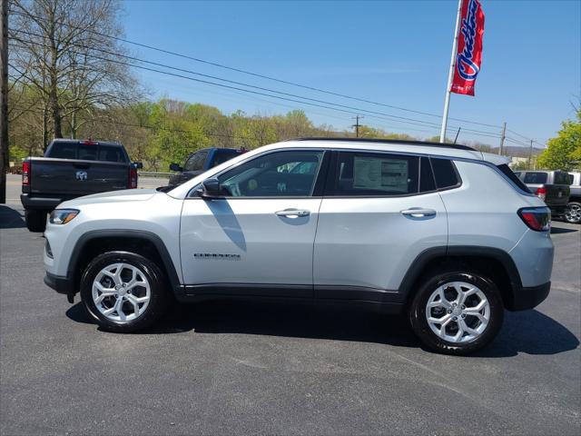 2024 Jeep Compass COMPASS LATITUDE 4X4