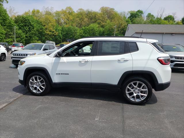 2024 Jeep Compass COMPASS LATITUDE LUX 4X4