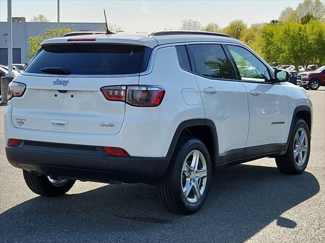 2024 Jeep Compass COMPASS LATITUDE 4X4