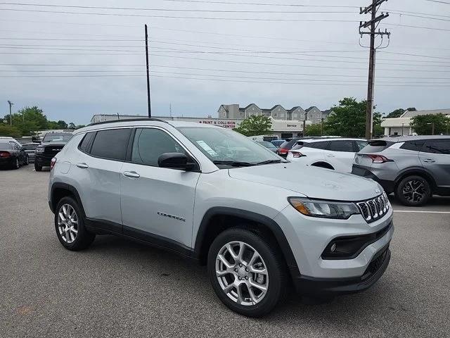 2024 Jeep Compass COMPASS LATITUDE LUX 4X4