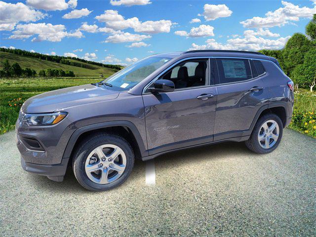 2024 Jeep Compass COMPASS LATITUDE 4X4