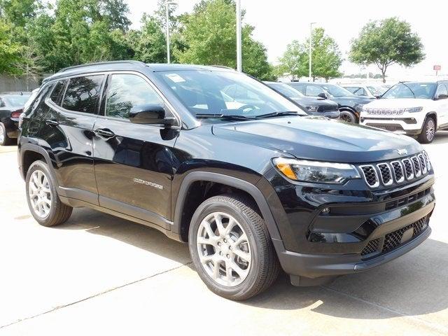 2024 Jeep Compass COMPASS LATITUDE LUX 4X4