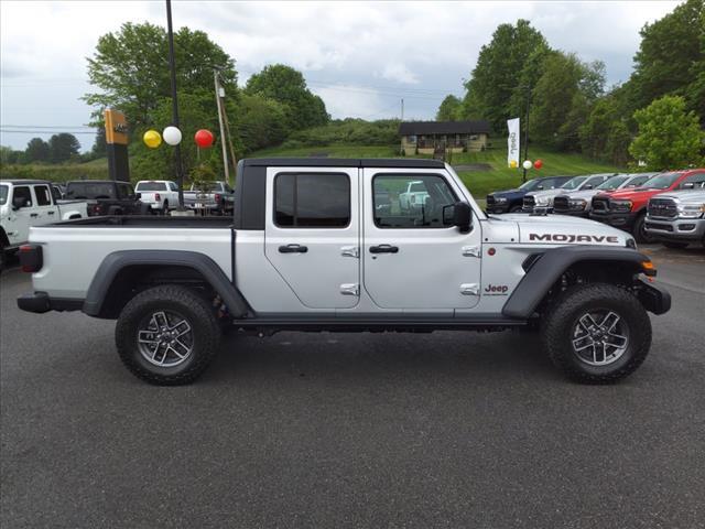 2024 Jeep Gladiator GLADIATOR MOJAVE 4X4