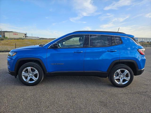 2024 Jeep Compass COMPASS LATITUDE 4X4