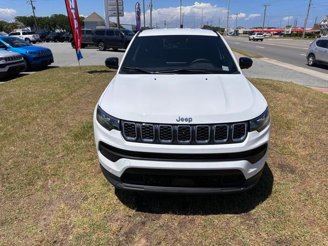 2024 Jeep Compass COMPASS LATITUDE LUX 4X4