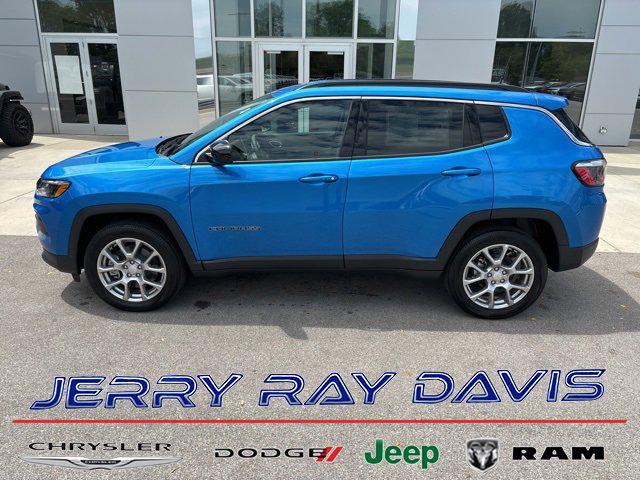 2024 Jeep Compass COMPASS LATITUDE LUX 4X4