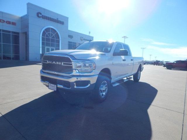 2022 RAM 3500 Tradesman Crew Cab 4x4 8 Box