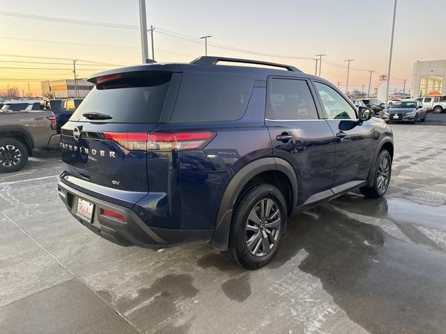 2024 Nissan Pathfinder SV FWD