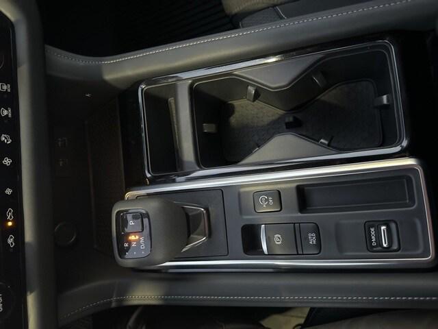2024 Nissan Pathfinder SV FWD