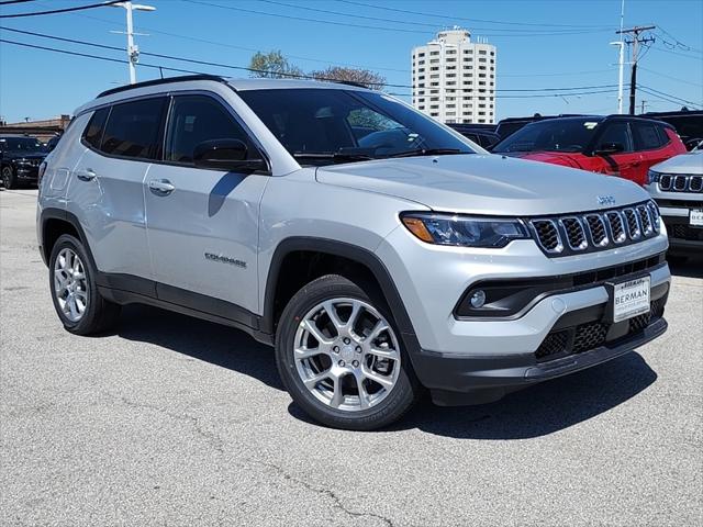 2024 Jeep Compass COMPASS LATITUDE LUX 4X4