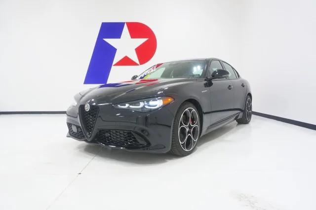 2024 Alfa Romeo Giulia GIULIA VELOCE RWD