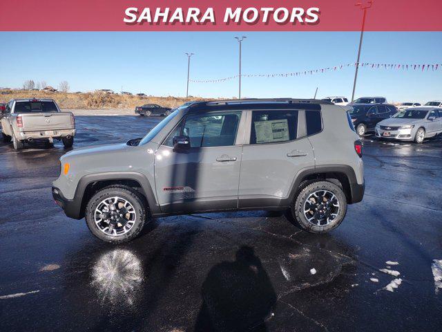 2023 Jeep Renegade RENEGADE TRAILHAWK 4X4