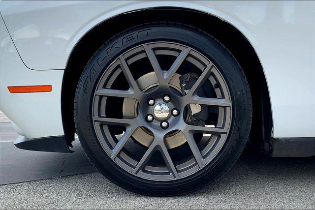 2016 Dodge Challenger R/T Plus Shaker