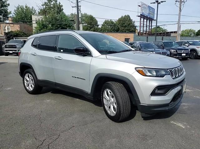 2024 Jeep Compass COMPASS LATITUDE 4X4