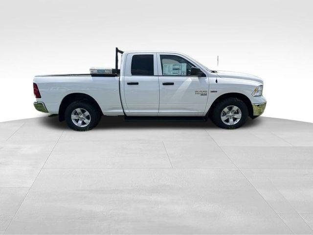 2023 RAM Ram 1500 Classic RAM 1500 CLASSIC TRADESMAN QUAD CAB 4X4 64 BOX