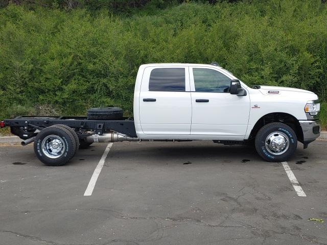 2024 RAM Ram 3500 Chassis Cab RAM 3500 TRADESMAN CREW CAB CHASSIS 4X4 60 CA