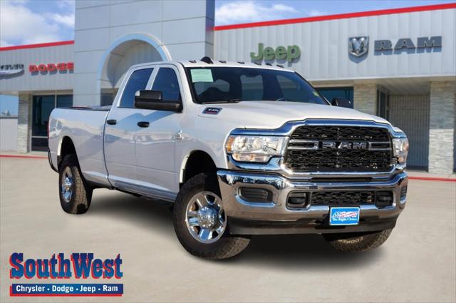2022 RAM 3500 Tradesman Crew Cab 4x4 8 Box