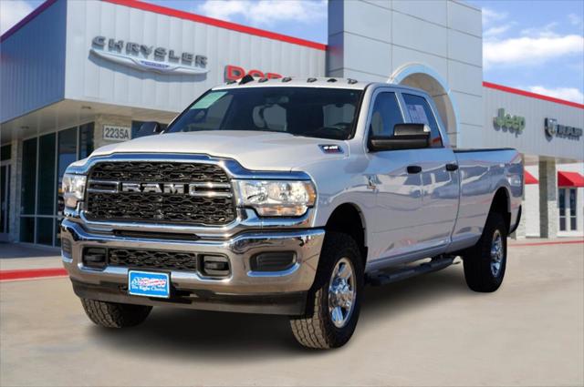 2022 RAM 3500 Tradesman Crew Cab 4x4 8 Box