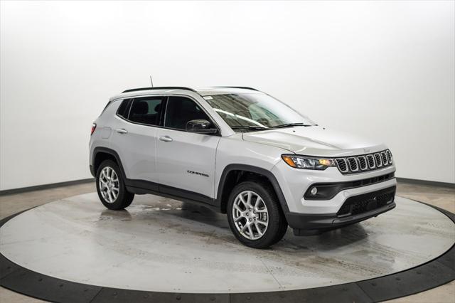 2024 Jeep Compass COMPASS LATITUDE LUX 4X4