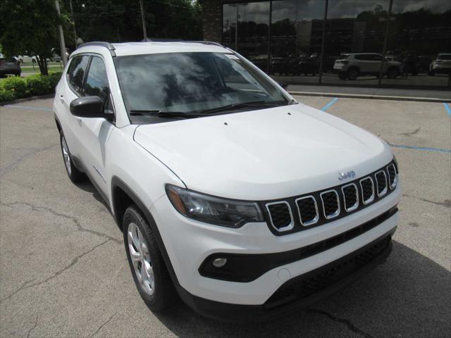 2024 Jeep Compass COMPASS LATITUDE 4X4