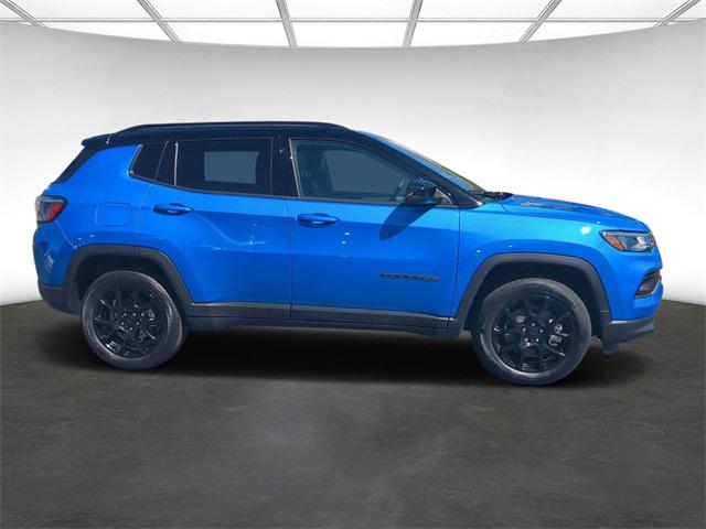 2024 Jeep Compass COMPASS LATITUDE 4X4