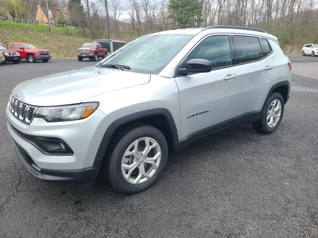 2024 Jeep Compass COMPASS LATITUDE 4X4