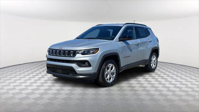 2024 Jeep Compass COMPASS LATITUDE 4X4