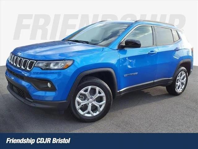 2024 Jeep Compass COMPASS LATITUDE 4X4