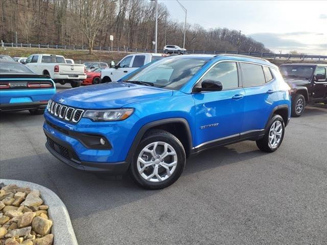 2024 Jeep Compass COMPASS LATITUDE 4X4