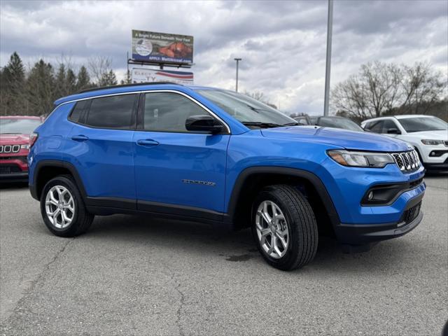 2024 Jeep Compass COMPASS LATITUDE 4X4