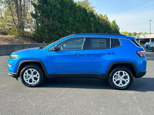 2024 Jeep Compass COMPASS LATITUDE 4X4