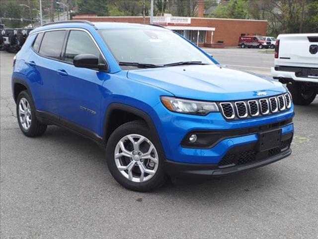 2024 Jeep Compass COMPASS LATITUDE 4X4