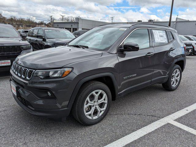 2024 Jeep Compass COMPASS LATITUDE 4X4