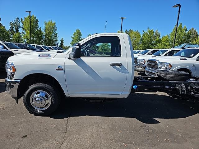 2024 RAM Ram 3500 Chassis Cab RAM 3500 TRADESMAN CHASSIS REGULAR CAB 4X4 84 CA