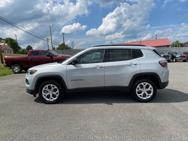 2024 Jeep Compass COMPASS LATITUDE 4X4