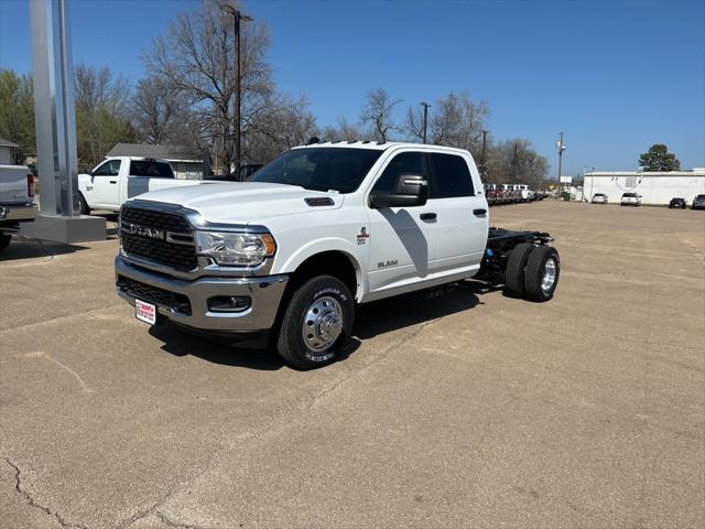 2024 RAM Ram 3500 Chassis Cab RAM 3500 SLT CREW CAB CHASSIS 4X4 60 CA