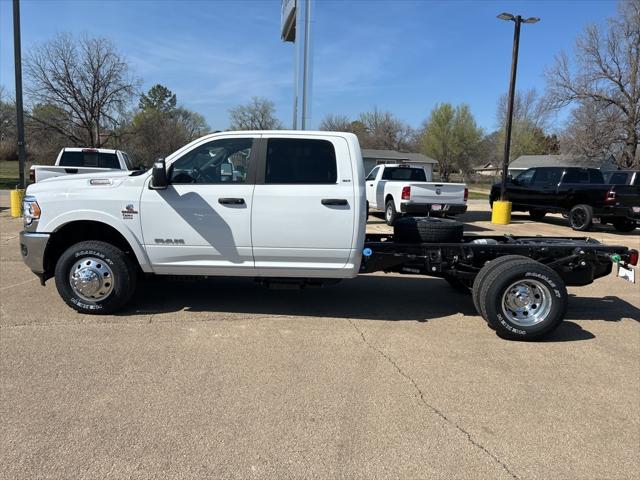 2024 RAM Ram 3500 Chassis Cab RAM 3500 SLT CREW CAB CHASSIS 4X4 60 CA