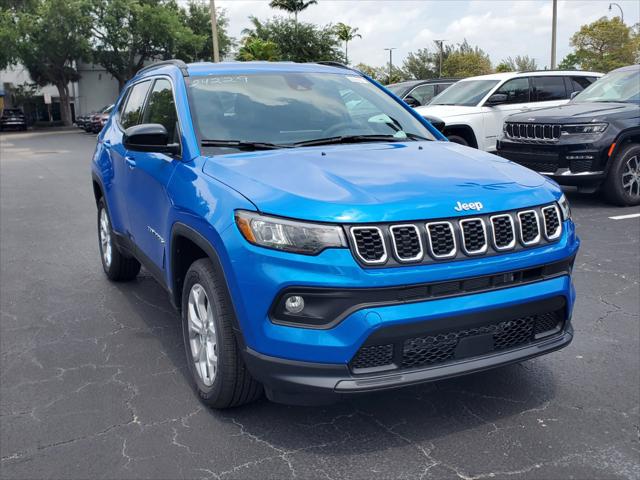 2024 Jeep Compass COMPASS LATITUDE 4X4