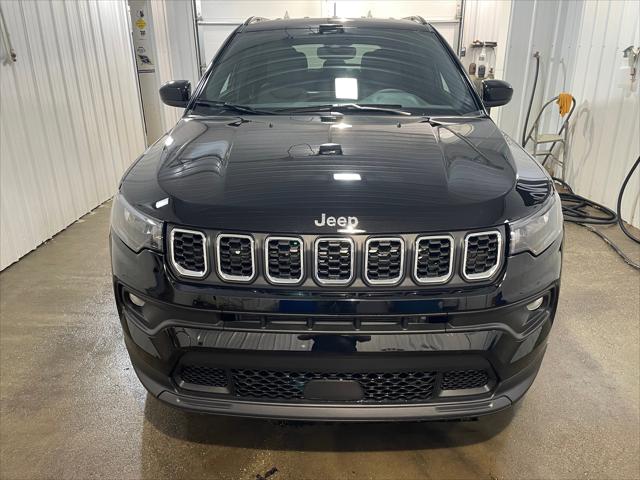 2024 Jeep Compass COMPASS LATITUDE LUX 4X4