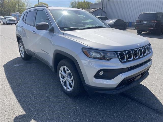 2024 Jeep Compass COMPASS LATITUDE 4X4